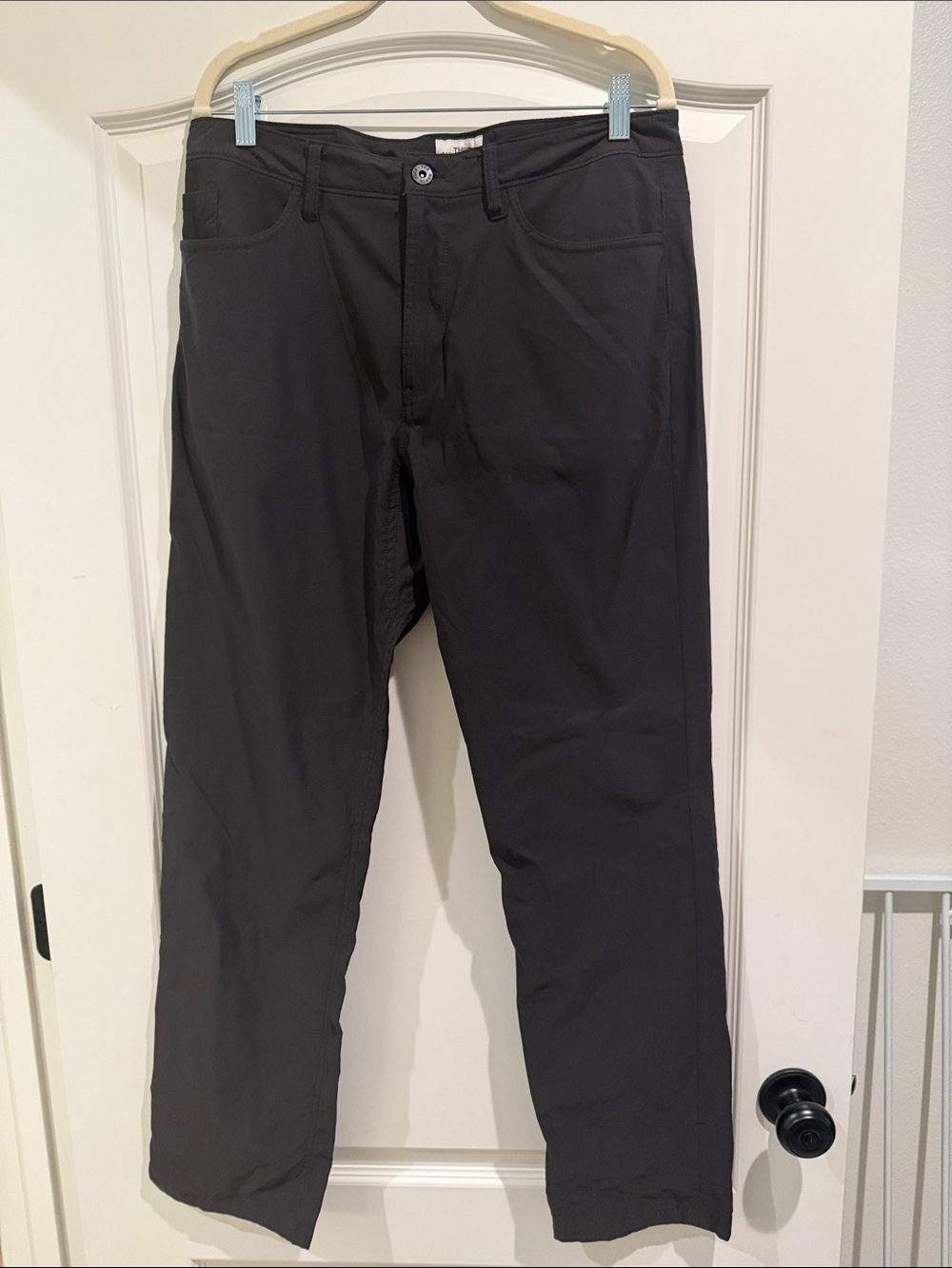 The north face men’s size 32 pants black